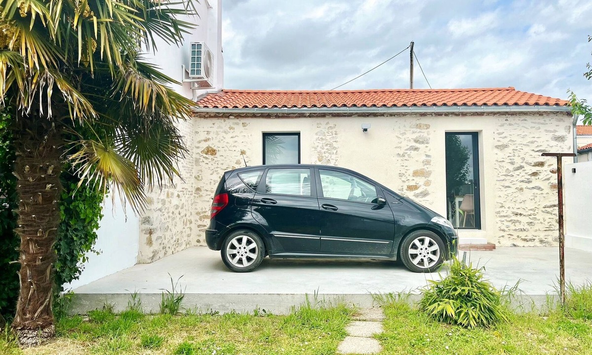 Cholet House | Comfortable house with secure parking Puy du Fou, Thales and Hellfest