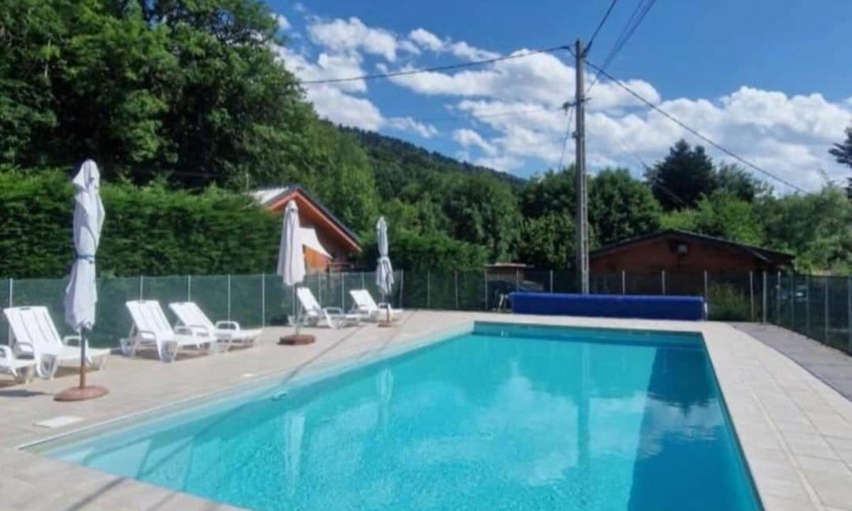 Laffrey House | Comfortable studio chalet facing the lake (2C)