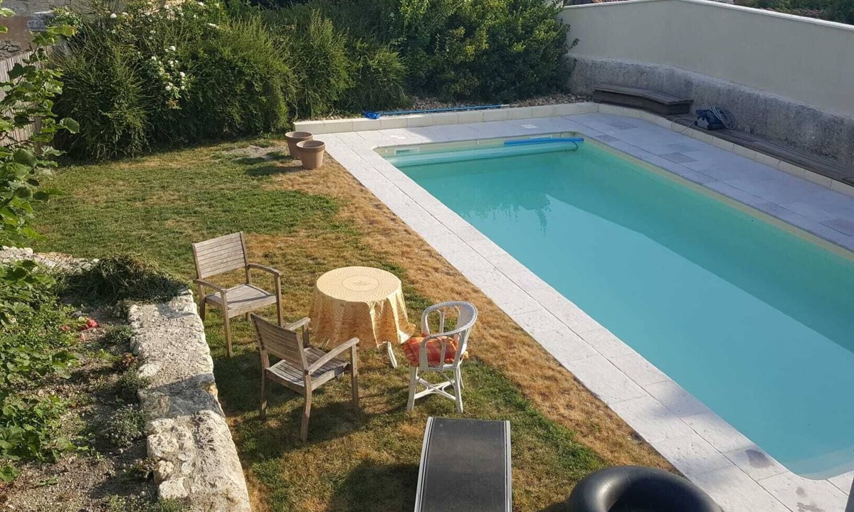 Riberac House | COMPLETE AUTHENTIC QUIET & HEALTHY HOUSE WITH PICINE 10x4m = 100% YOURS