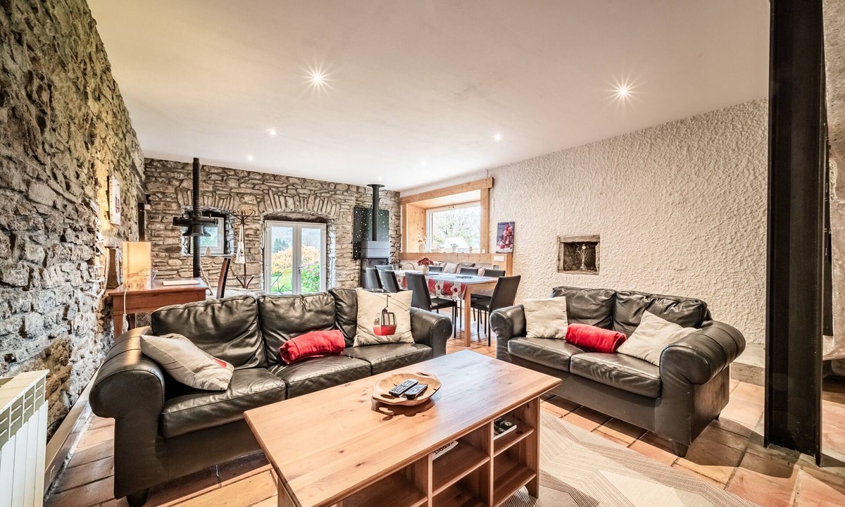 Chatillon-sur-Cluses Cottage | Cottage 'Leyetaz' with Lake View, Private Terrace and Wi-Fi