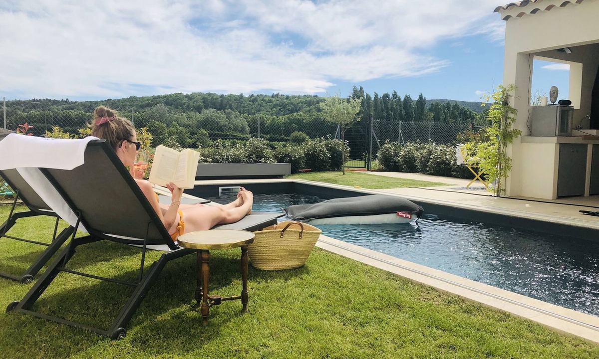 Malaucene Villa | Deluxe villa with private pool and beautiful mountain view