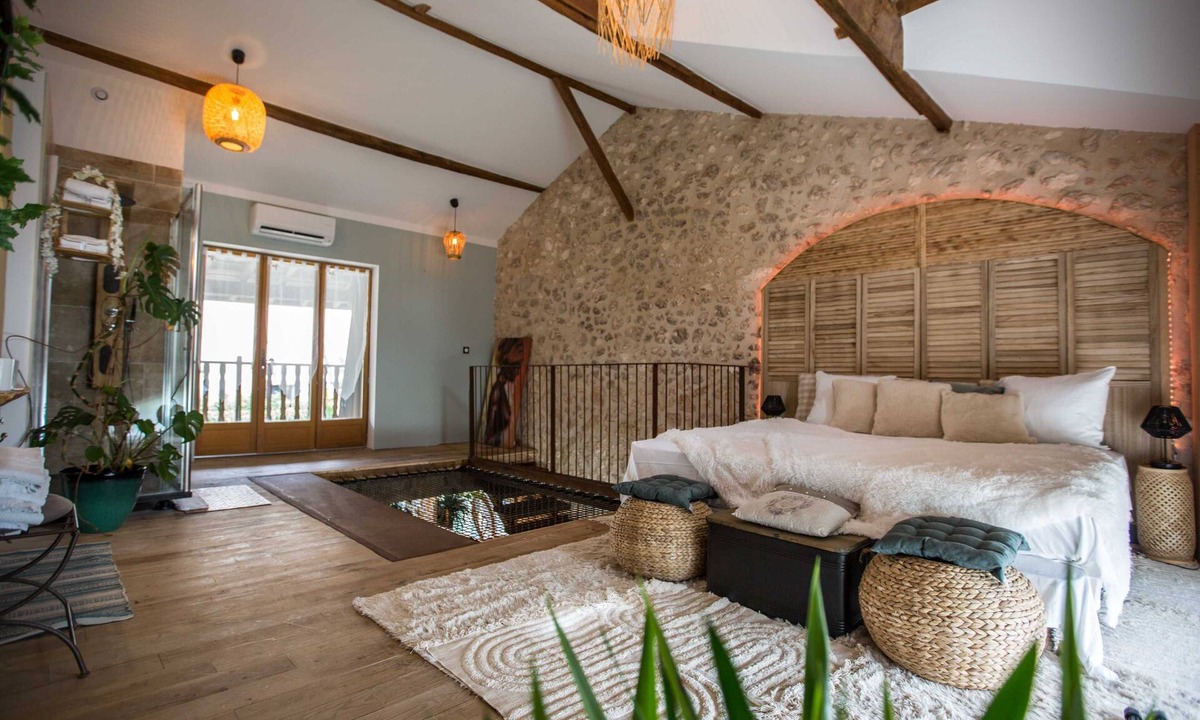 Saint-Front-de-Pradoux House | Domaine de Beaufort