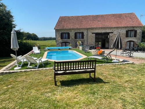 Saint-Dizier-Leyrenne Apartment | Domaine Pâquerettes et Pïssenlits