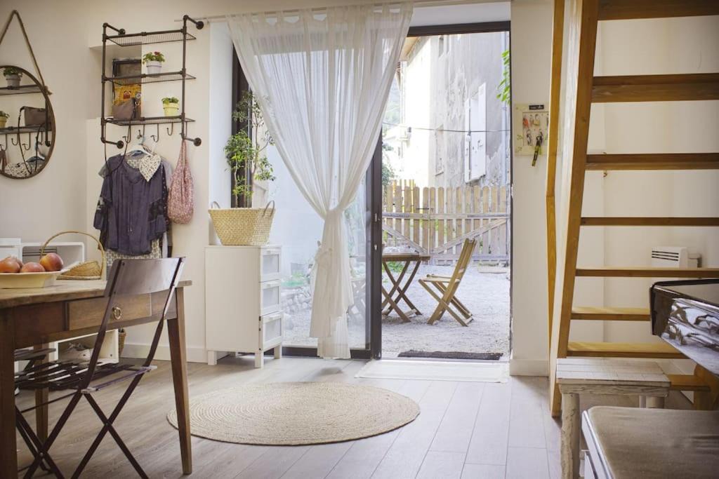 Claix House | Duplex dans village avec jardin