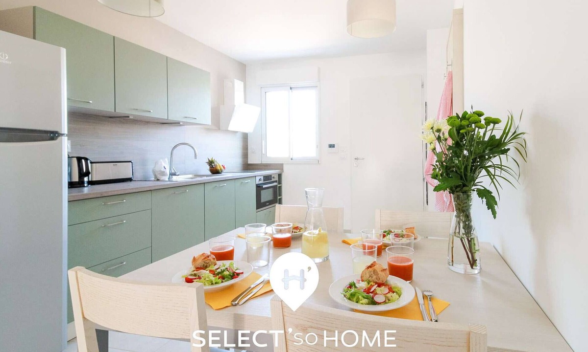 La Faviere Apartment | Duplex for 6 - Linens included - Pets allowed