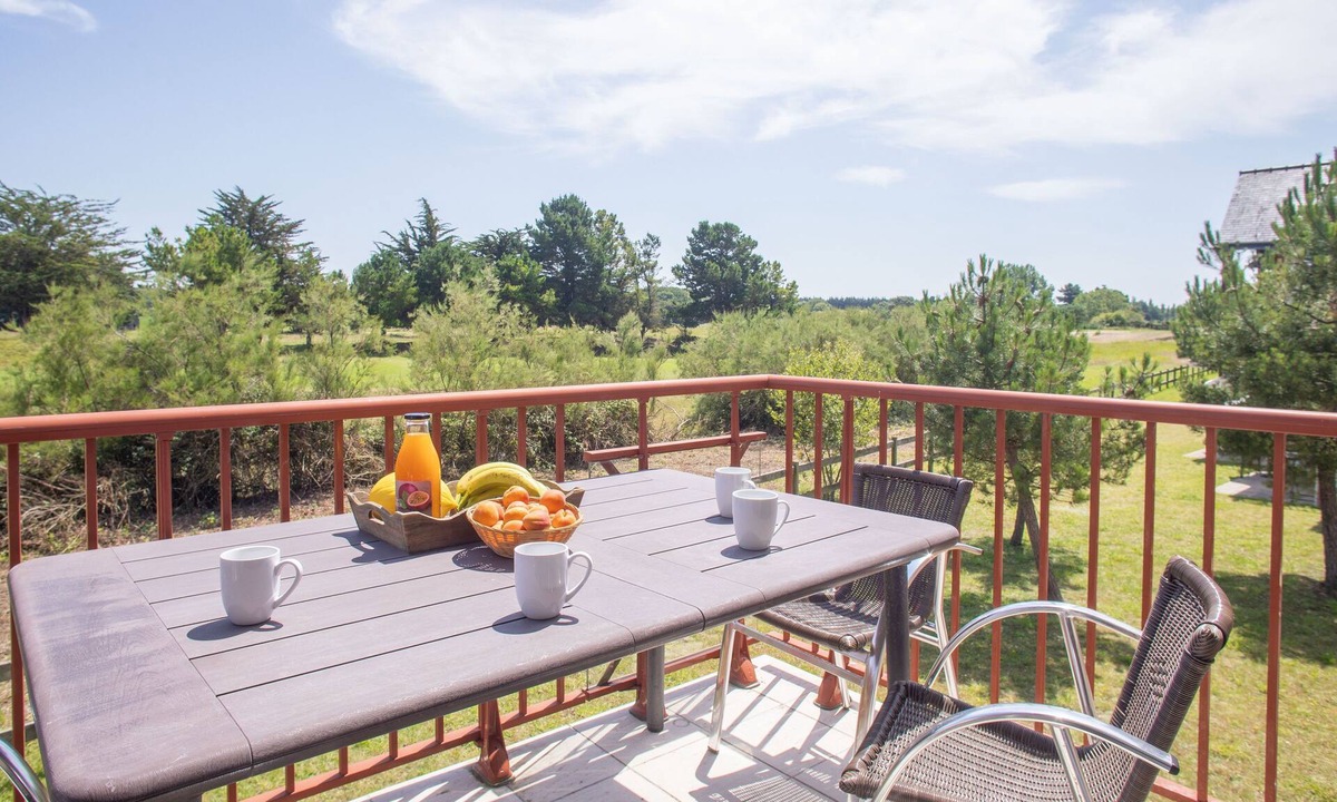 Sables-d'Or-les-Pins Apartment | Eagle - Duplex proche plage et golf - piscine et sauna