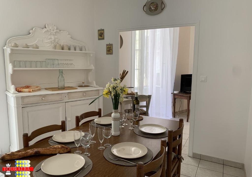 Aubeterre-sur-Dronne Apartment | Echoppe Ancienne Boutique de cordonnier avec jardin privé