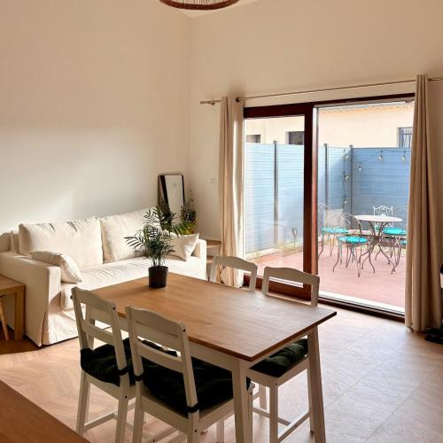 Le Thor Apartment | Esprit Lubéron, Le Romarin, logement entier