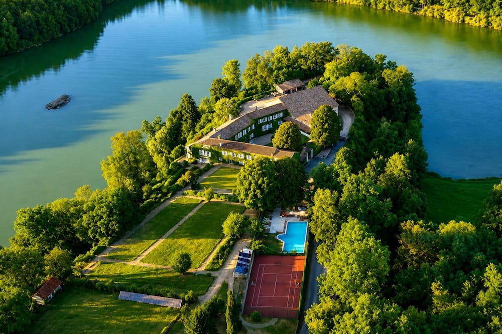 Dirac House | Estate overlooking the lake - Walking trails - Swi