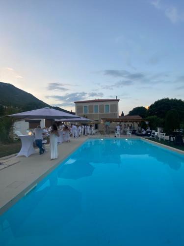 Chateauneuf-Villevieille House | Exceptionnelle Villa Le Club