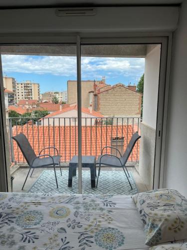 Saint-Martin Apartment | F2 moderne, proche gare, terrasse et parking prive