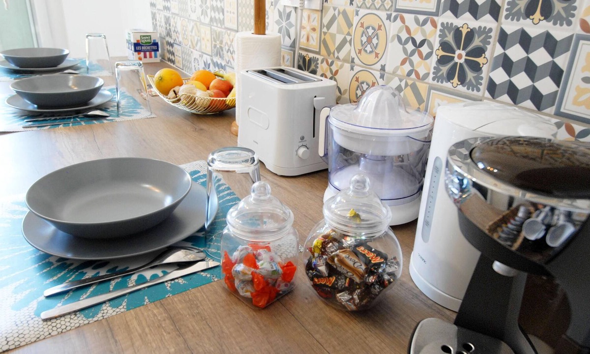 La Conception Apartment | Flat 3BDR for 6 + Terrace + BBQ + Cours Julien