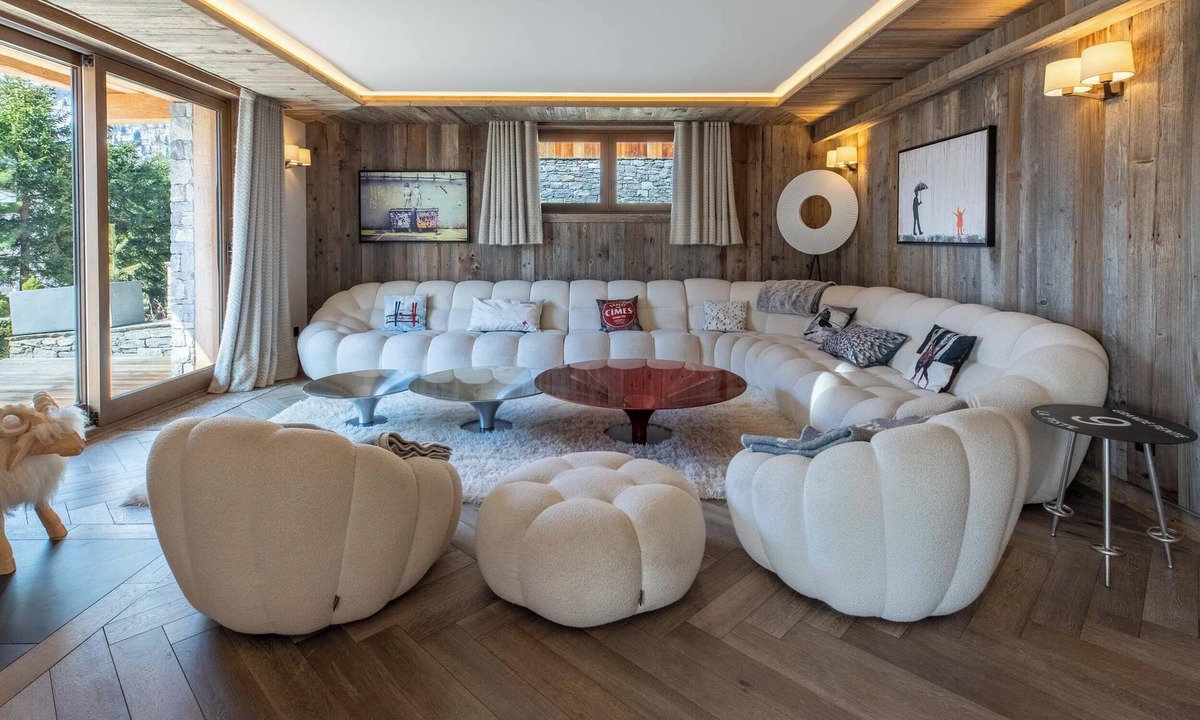 Meribel Village Apartment | Flocon - Ours Rouge: an exceptionally spacious apartment with a jacuzzi