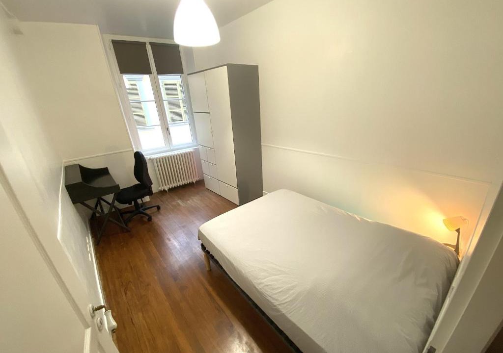 Centre Ville House | FLOYDROOM'S Pau chambre hôtes dans appartement partagé proche château