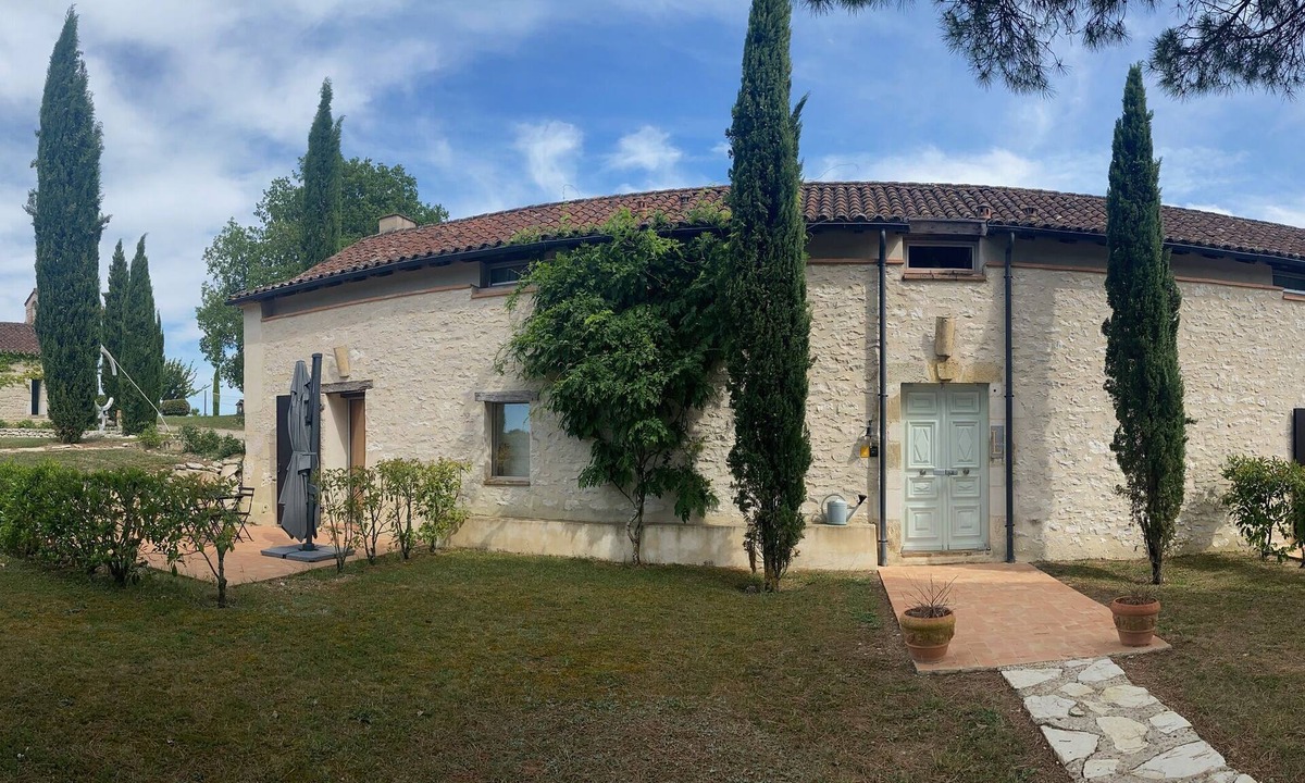 Bagat-en-Quercy House | Former Quercy Blanc wine storehouse in the heart of the Cahors vineyards