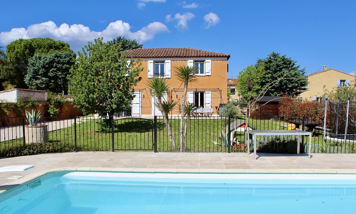 Saint-Maximin-la-Sainte-Baume Villa | Air-conditioned Provencal Bastide - 6 bedrooms -12 beds - Private swimming pool