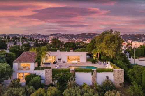La Croix des Gardes Villa | FRGK PARADOU Contemporary Luxury Villa Panoramic Sea View, Pool & Ultra-Fast Wi-Fi