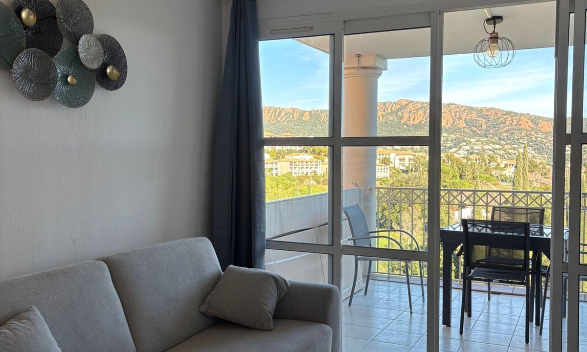 Le Dramont Apartment | Frisch renoviertes Apartment in traumhafter Lage