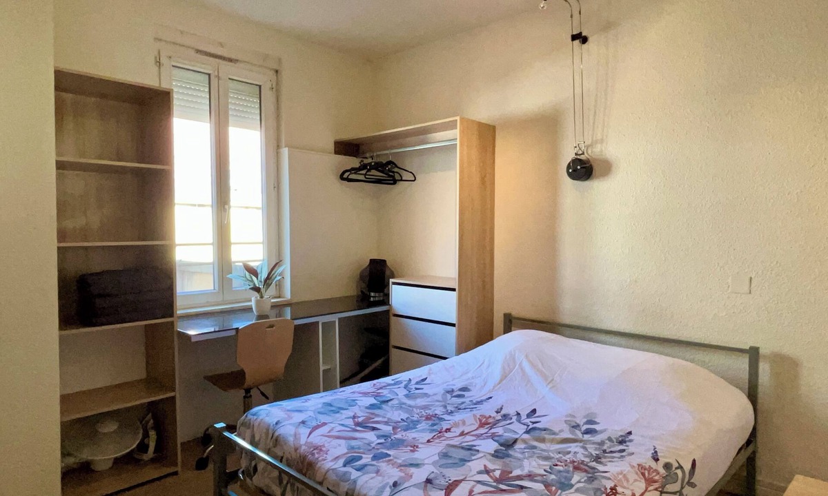 Montlucon Apartment | Furnished and equipped room in downtown residence