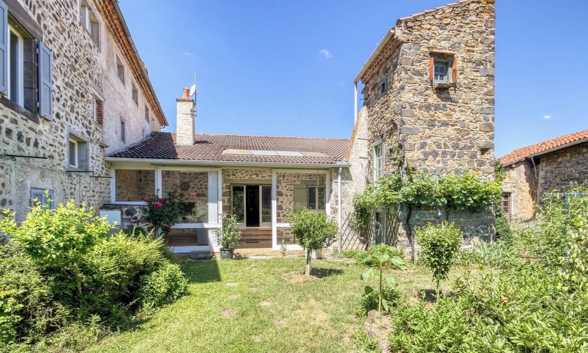 Villeneuve-dʼAllier House | Gîte "Chez Papi" Country house near Allier