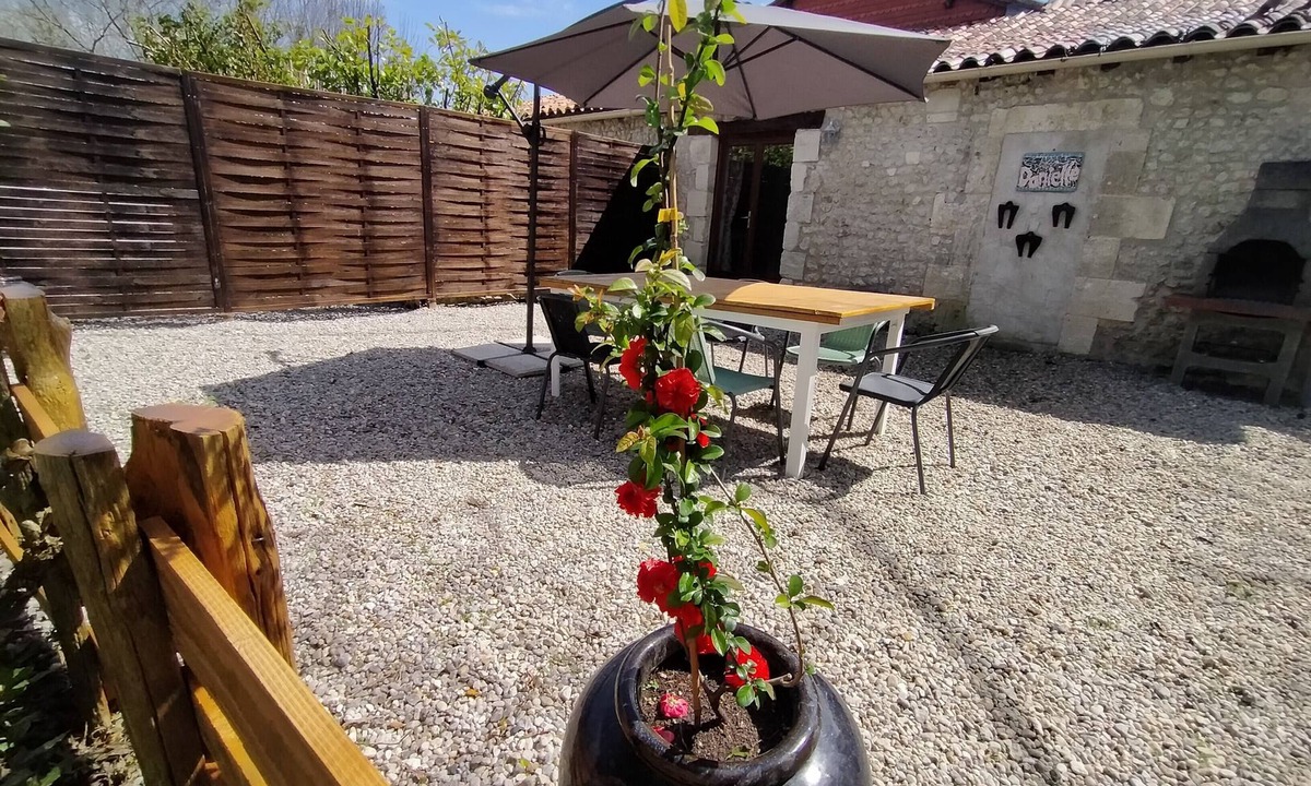 Bellon Cottage | Gîte "danielle" Classé 3 Pour 6 Personnes Avec Piscine