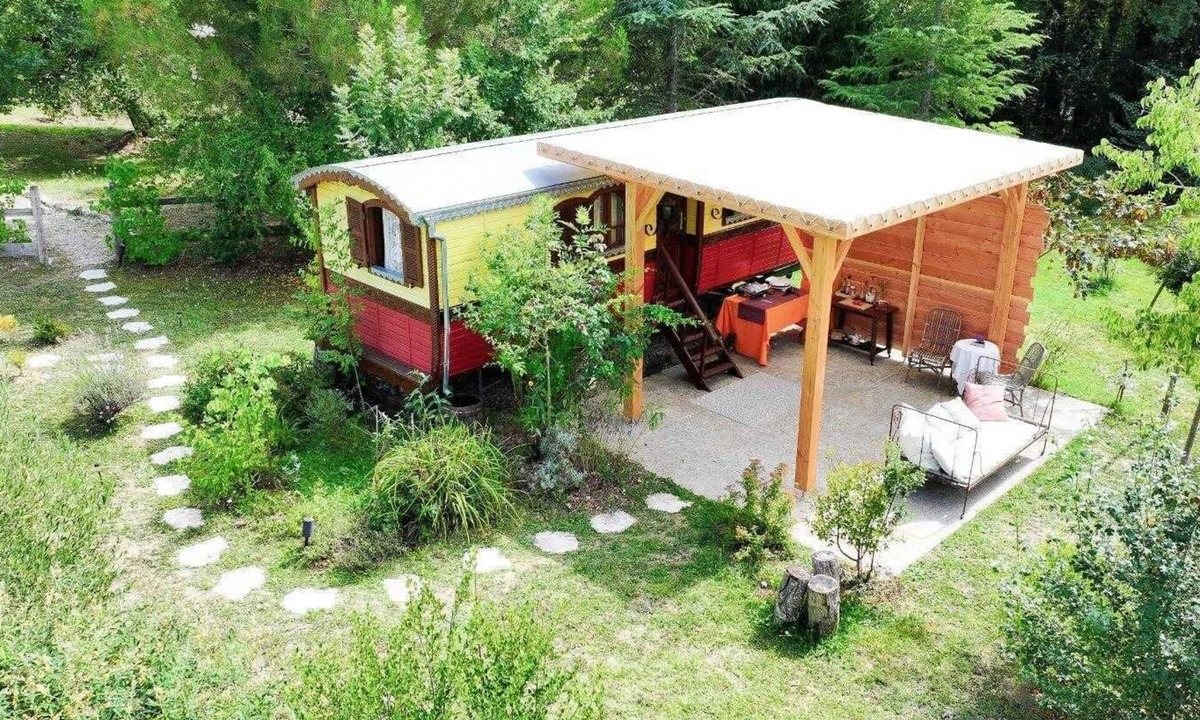 Lendou-en-Quercy House | Gîtes de France® - Roulotte de la Paille