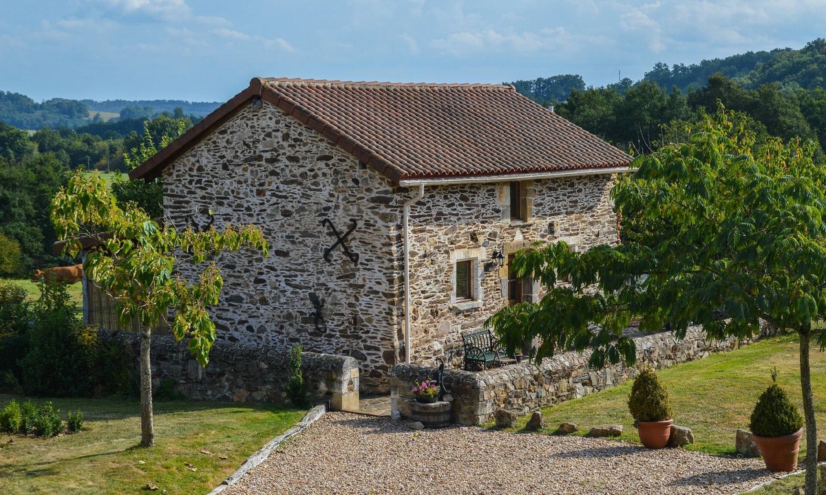 Saint-Martin-de-Fressengeas Cottage | Gite With Private Pool And Panoramic Views, perfect getaway!