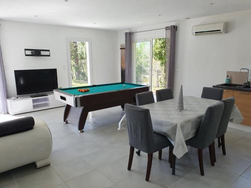 Valreas House | GITE COTE LAC