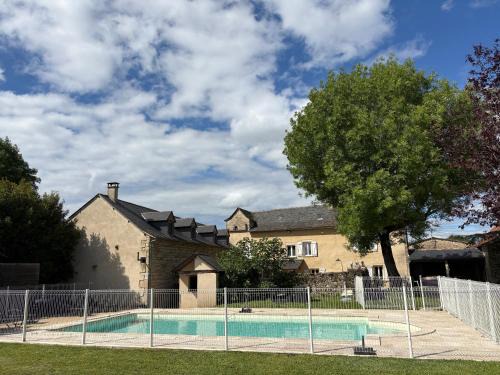 Villeneuve d'Aveyron House | Gite de Cambayrac