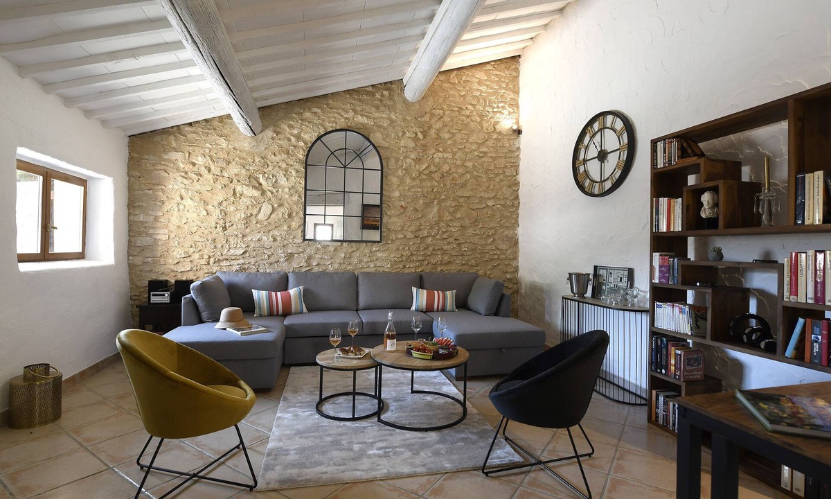 Roussillon Cottage | Gîte-Ensuite with Shower-Countryside view