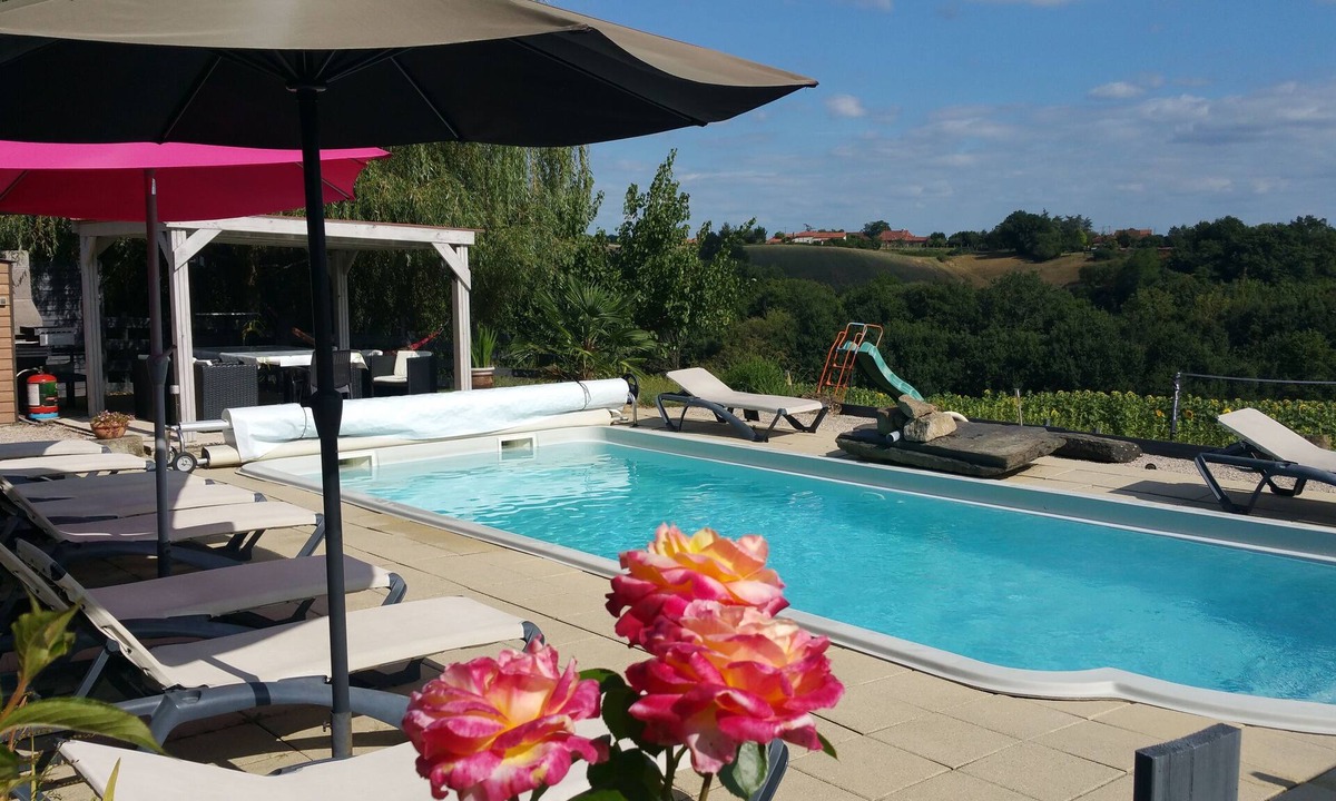 Beaumarches House | Gîte for 8 people with swimming pool