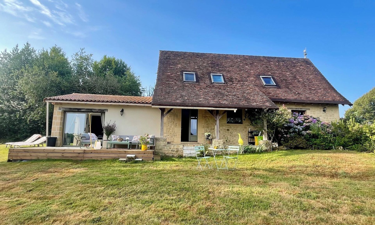 Saint-Sulpice-d'Excideuil House | Gite Sous Le Tilleul swimming pool. Pets welcome!
