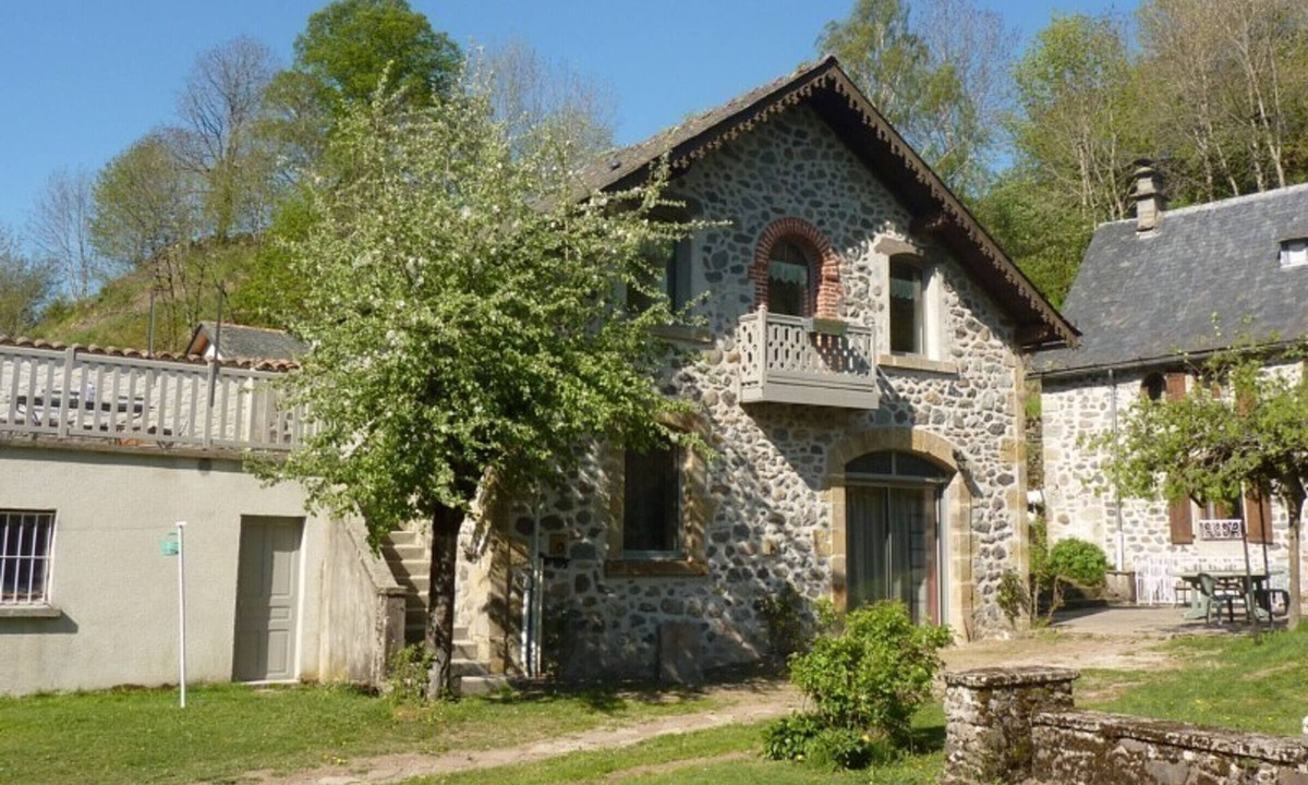 Saint-Julien-de-Jordanne Cottage | Gite Mandailles-Saint-Julien, 2 bedrooms, 5 persons