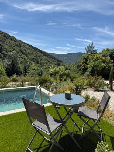 Plaisians Apartment | Gites Les Rochers de Plaisians avec piscine privée