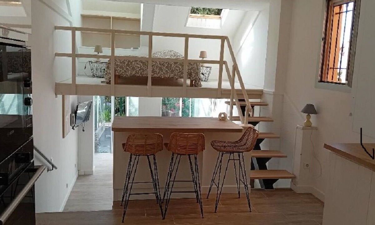 Cap-d'Antibes Apartment | Grand Studio Loft, Rdj, Neuf, Proche Plage de Sable du Ponteil, 200m
