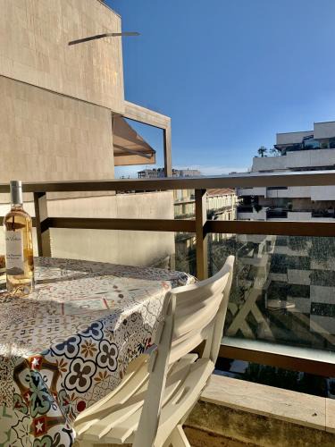 Cannes City Centre Apartment | Gray d'Albion POL519 studio