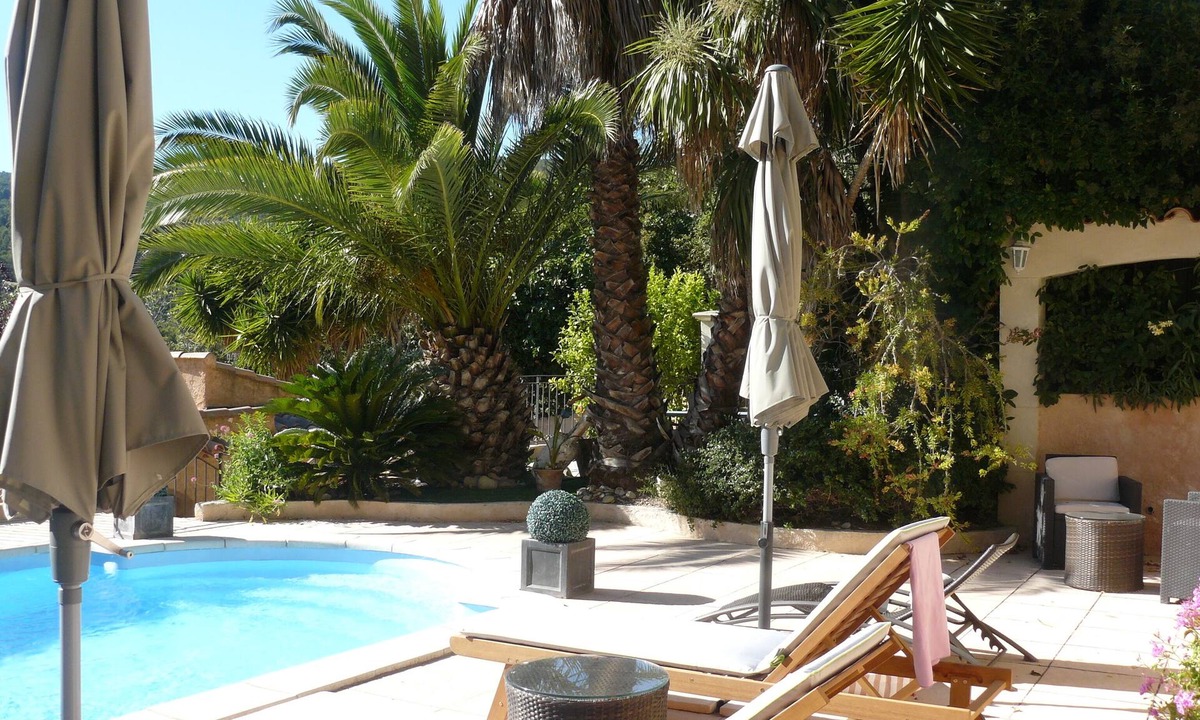 Ceyreste Condo | Ground floor villa with pool 10 minutes from cassis.
