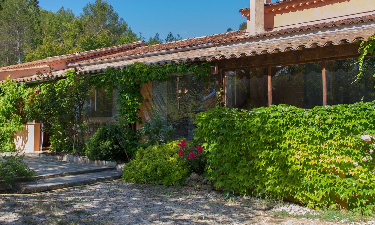 Chateauvert Cottage | Guest Thyme - Provence - Pool - Families - Walks