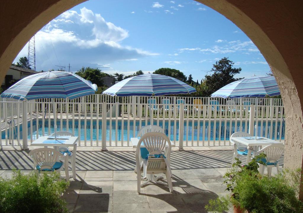 Peymeinade Hotel | Hôtel de la Poste Piscine
