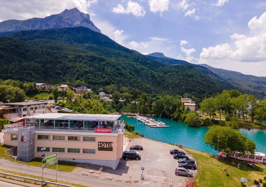 Savines-le-Lac Hotel | Hôtel Les Flots Bleus