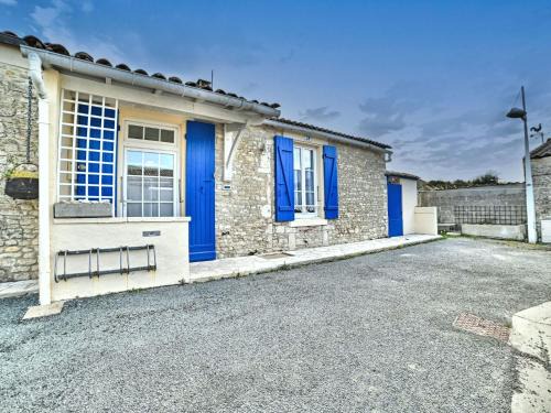 Cheray House | Holiday Home Cheray 1 by Interhome