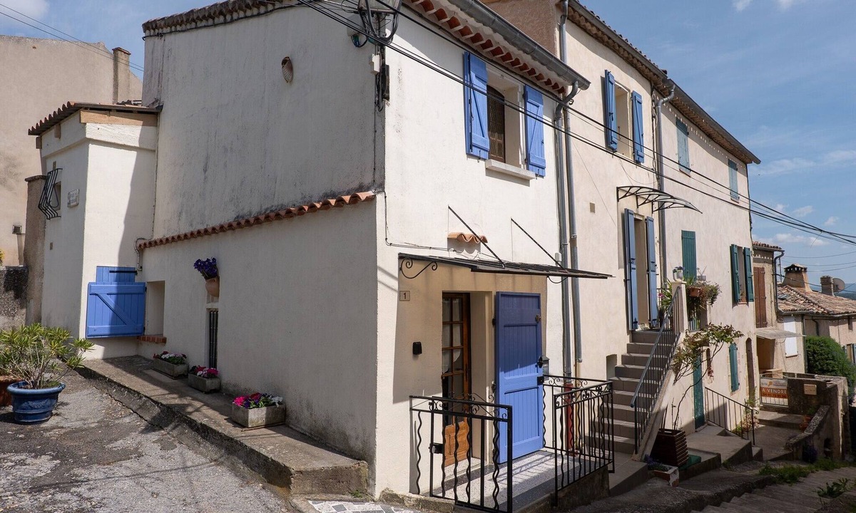 Puimoisson House | Holiday Home “La Petite Maison” with Balcony and Wi-Fi
