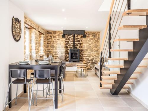 Bieuzy House | Holiday Home Maison de Pluméliau by Interhome