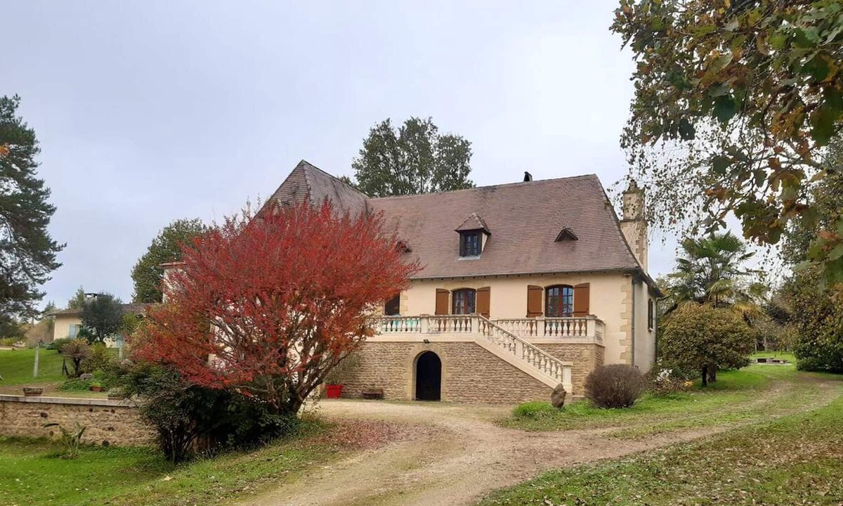 La Fagette House | Homerez - Big house for 14 ppl. with terrace and balcony at Le Bugue