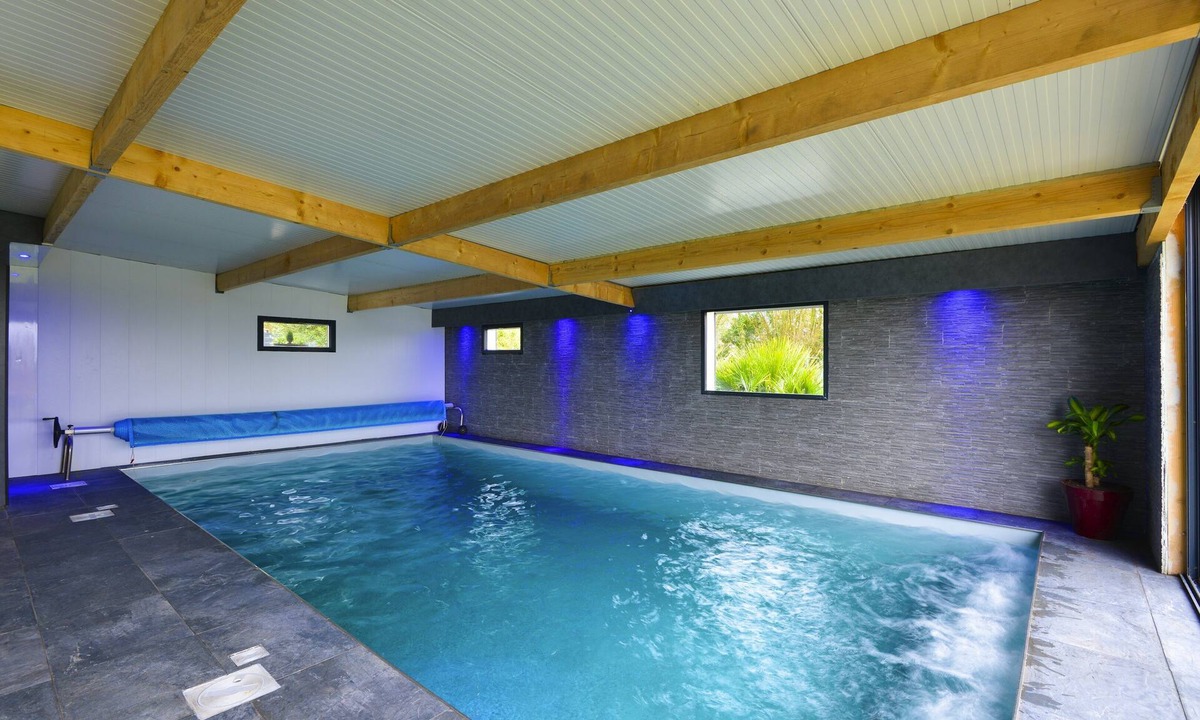 Saint-Brigitte Villa | Homerez - Big villa for 14 ppl. with swimming-pool and garden at Sainte-Brigitte