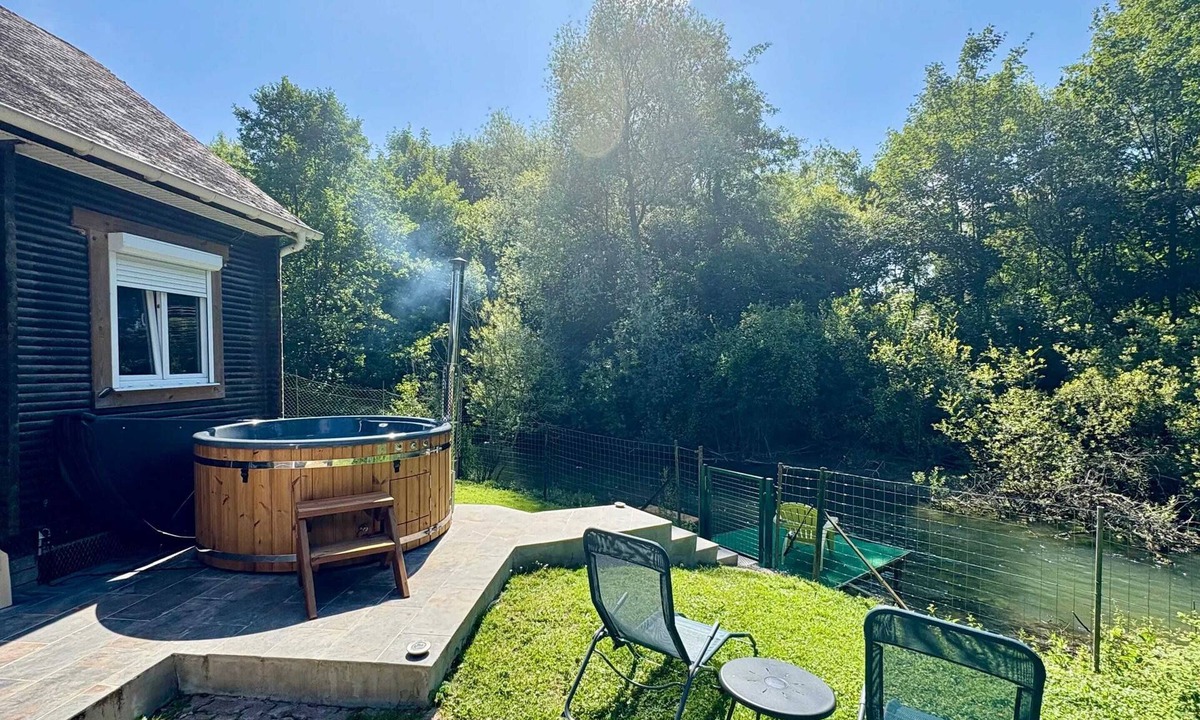 Authuille Ski Chalet | Homerez - Chalet Authuille