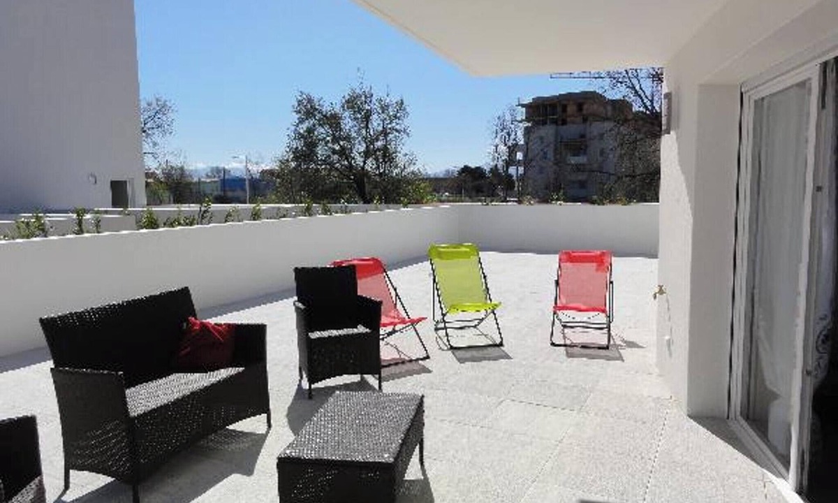 Saint-Assiscle Apartment | Homerez - Charming Apartment in Perpignan with Terrace