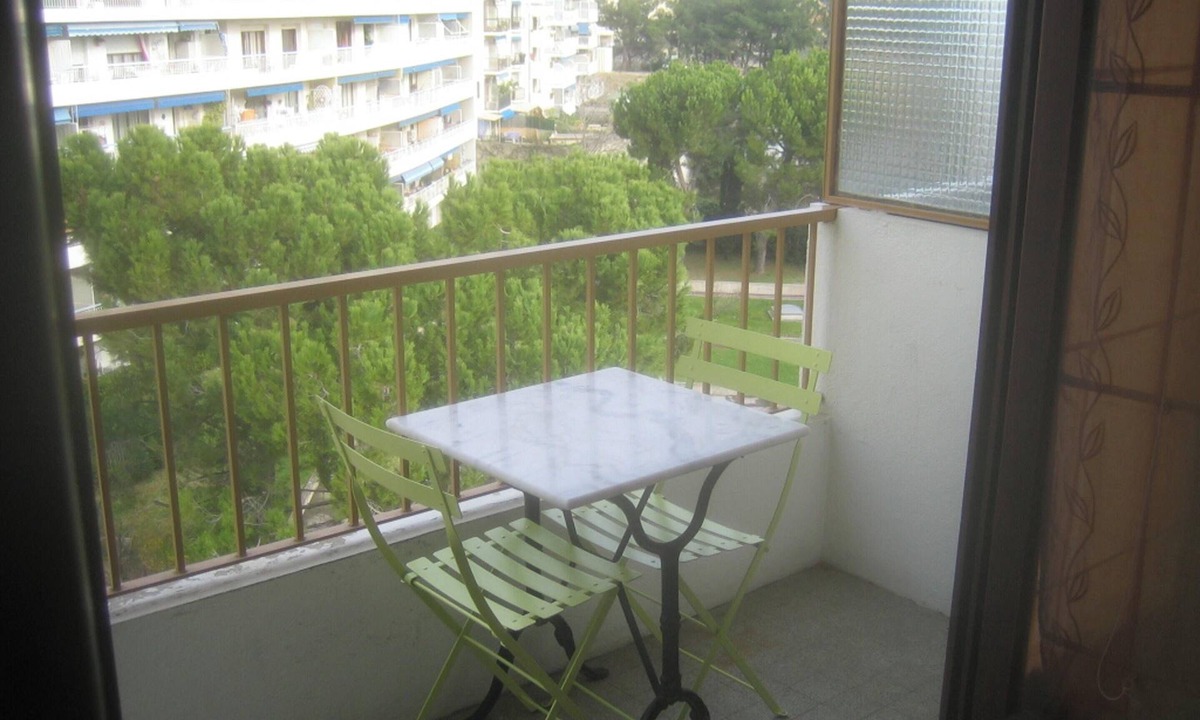 4th Arrondissement Apartment | Homerez - Studio in Marseille with balcony