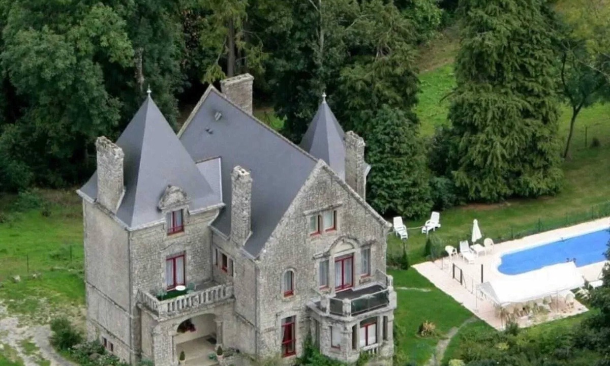 Langoelan Villa | Homerez - Villa in Langoëlan
