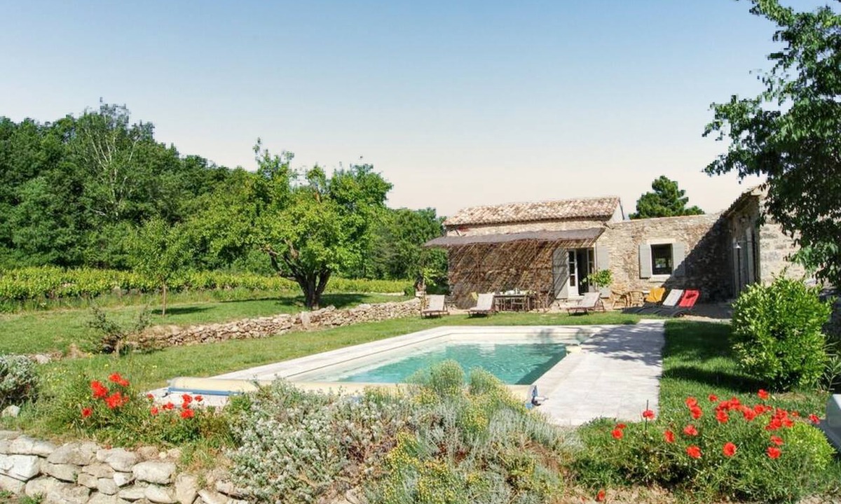 Oppede Villa | Homerez - Villa in Oppède with pool